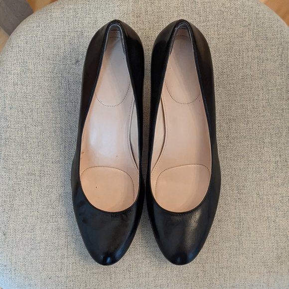 CALVIN KLEIN ODETTE LEATHER PUMP SZ 10 - Picture 1 of 3